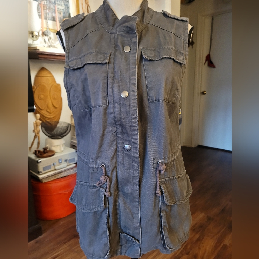 Per Se Women's Sleeveless Vest - Gray